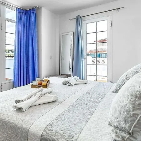 La Caleta Sleeps 6 With Pool And Wifi Vila