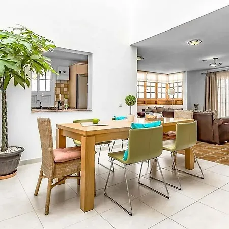 La Caleta Sleeps 6 With Pool And Wifi Villa